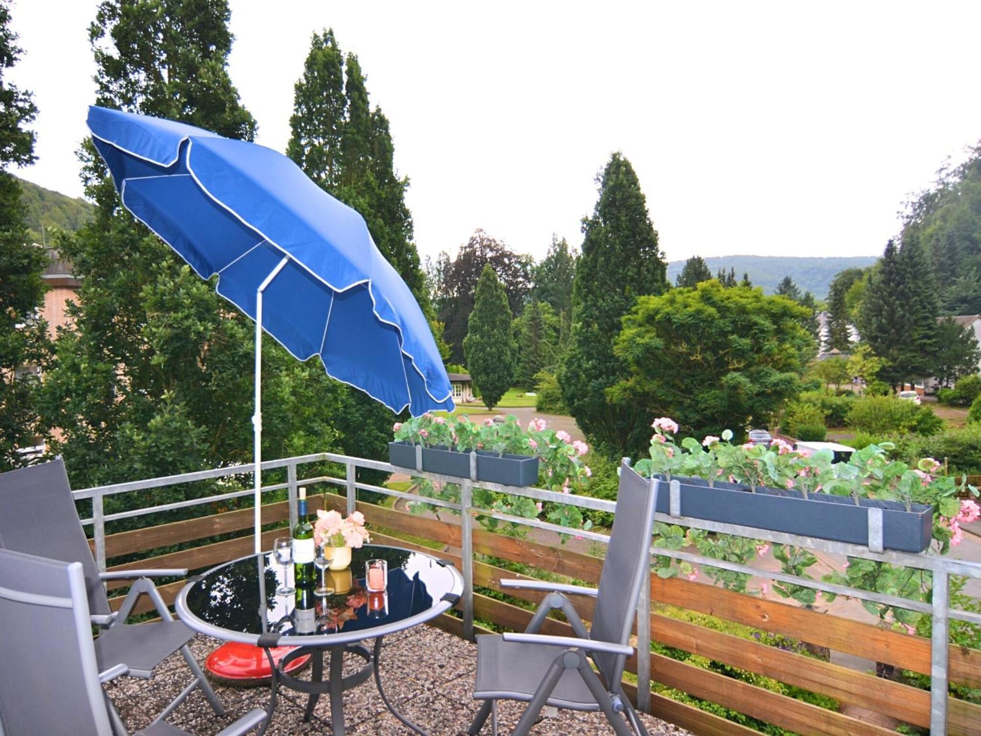 Spacious Apartment In Weser Uplands With Garden Bad Pyrmont Exteriör bild