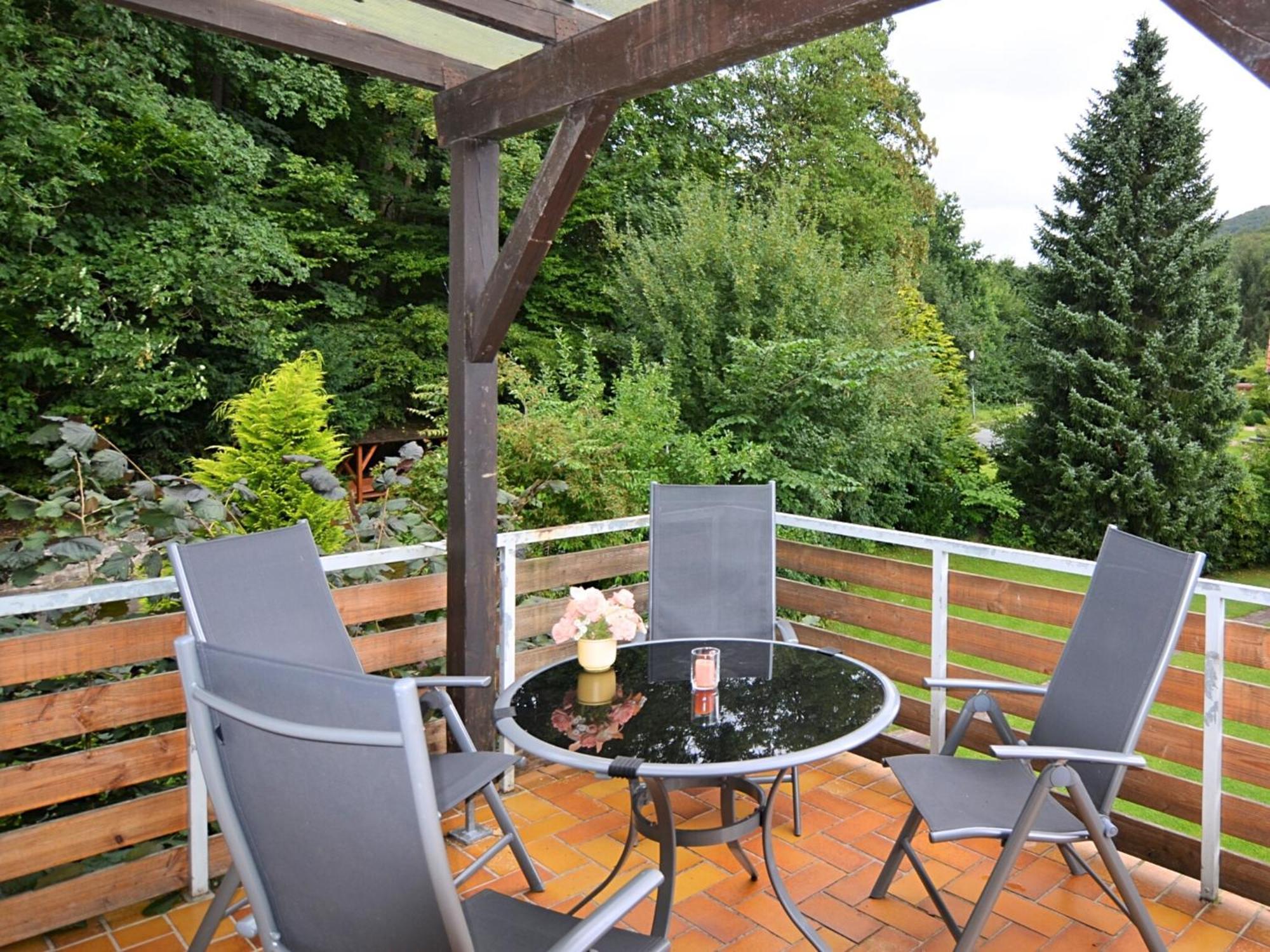 Spacious Apartment In Weser Uplands With Garden Bad Pyrmont Exteriör bild