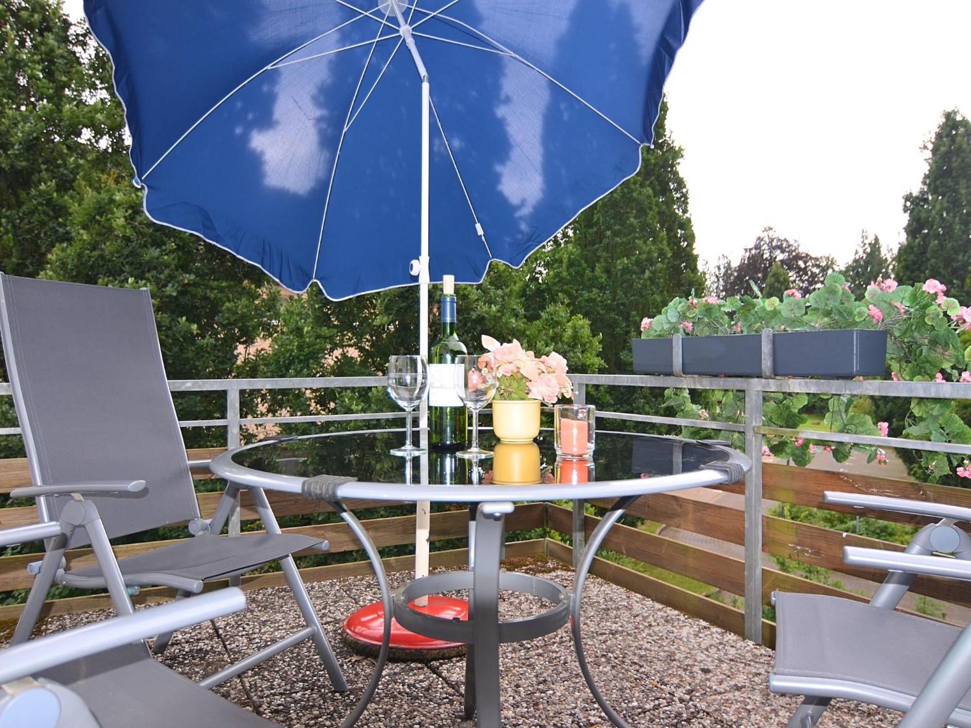 Spacious Apartment In Weser Uplands With Garden Bad Pyrmont Exteriör bild